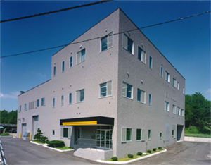 し尿処理施設の外観写真